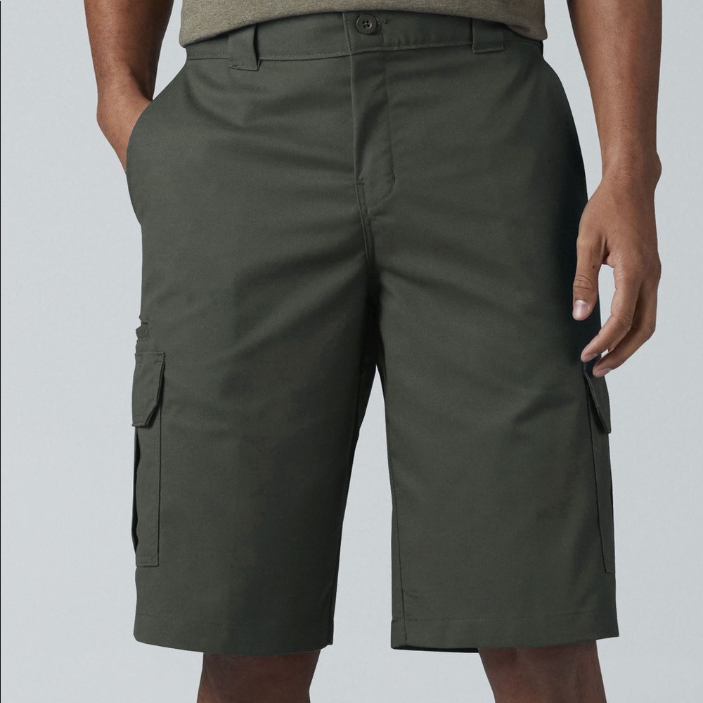 Men’s Dark Olive Cargo shorts